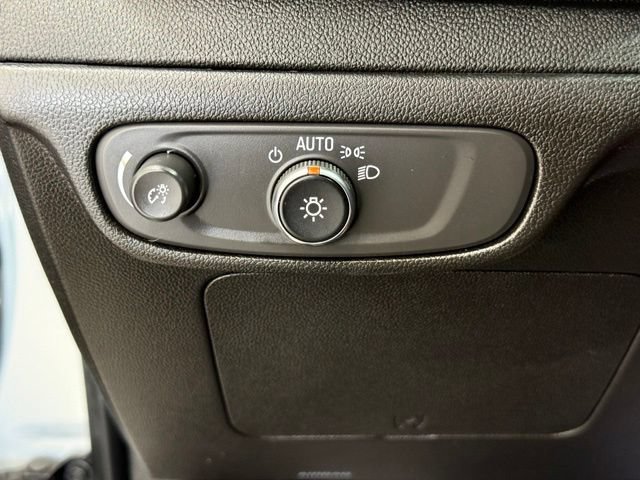 Used 2022 Chevrolet Bolt LT w/ Infotainment Package FWD image 29