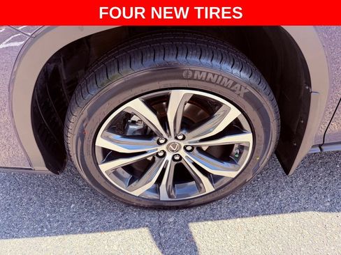 Certified 2022 Lexus RX 450hL AWD w/ Premium Package image 4