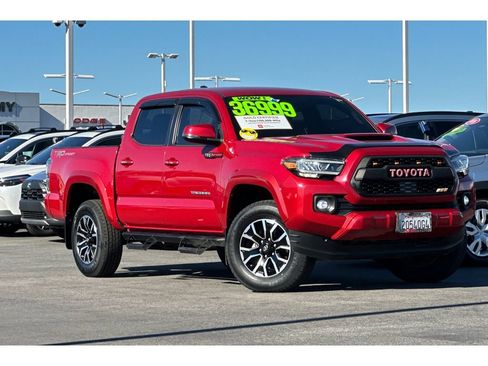 Used 2020 Toyota Tacoma 2WD Double Cab image 2