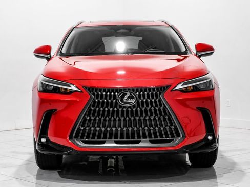 Used 2025 Lexus NX 250 FWD w/ Premium Package image 2