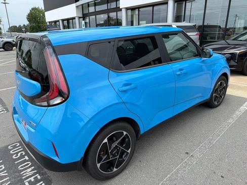 Used 2023 Kia Soul EX FWD image 4