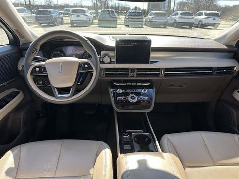 Used 2022 Lincoln Corsair Standard w/ Equipment Group 101A image 12