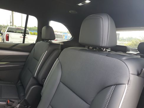 New 2026 Buick Enclave Preferred image 9