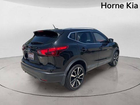Used 2017 Nissan Rogue Sport SL FWD image 4