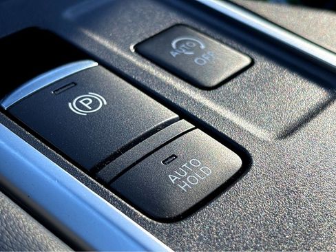 Used 2023 Nissan Pathfinder SL w/ SL Premium Package image 17