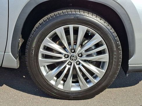 Used 2022 Toyota Highlander Platinum image 8