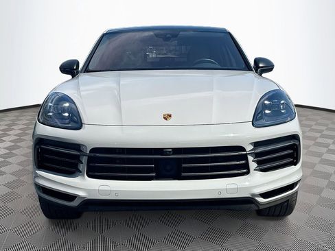 Used 2023 Porsche Cayenne Platinum Edition image 2