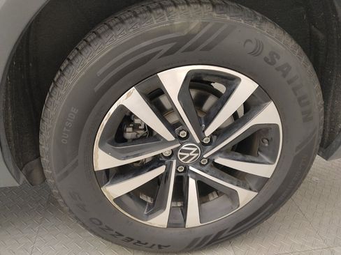 Used 2021 Volkswagen Tiguan SEL FWD image 31
