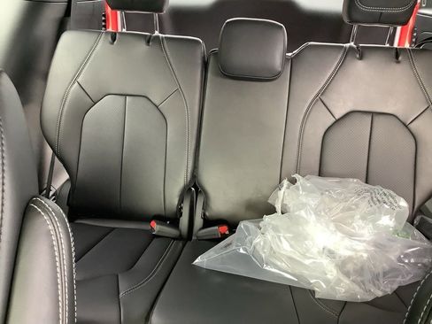 New 2026 Chrysler Pacifica Select image 12