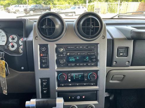 Used 2003 HUMMER H2 w/ Preferred Equipment Group AWD/4WD image 18