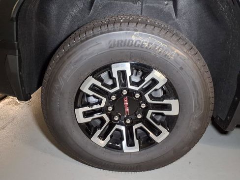 Used 2026 GMC Sierra EV Elevation image 4