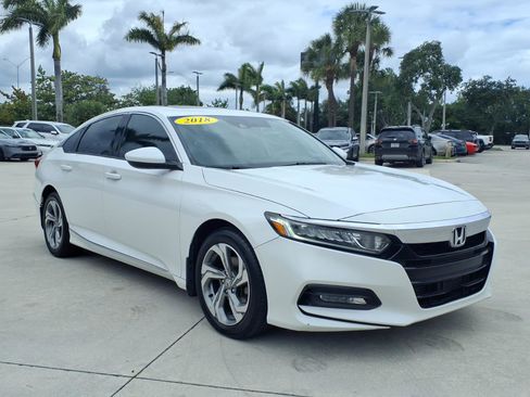 Used 2018 Honda Accord EX image 17