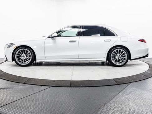 Used 2025 Mercedes-Benz S 580e 4MATIC Sedan image 4