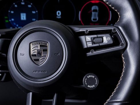 Certified 2025 Porsche Macan Turbo Electric image 20