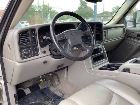 Used 2006 GMC Sierra 2500 SLE w/ Onstar Plus Package AWD/4WD image 40