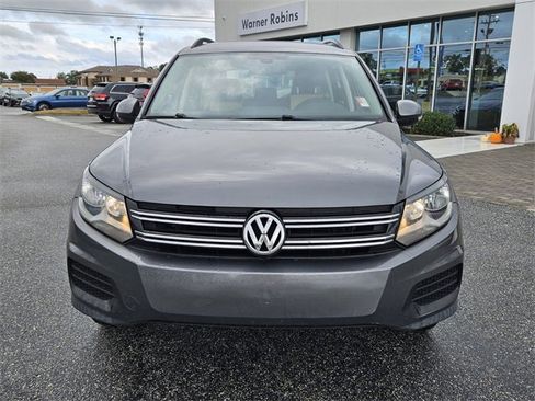 Used 2016 Volkswagen Tiguan S image 2