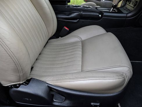 Used 2005 Ford Thunderbird RWD image 32