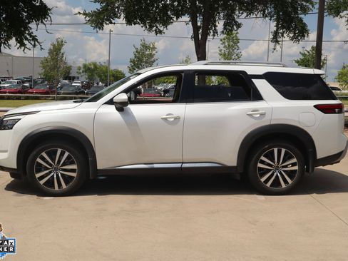 Used 2025 Nissan Pathfinder Platinum FWD image 7