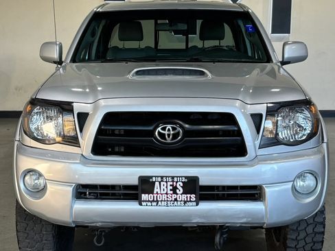 Used 2005 Toyota Tacoma PreRunner RWD image 3