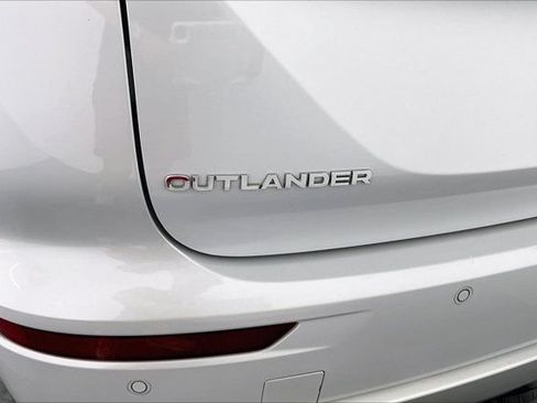 Used 2024 Mitsubishi Outlander SE AWD/4WD image 32