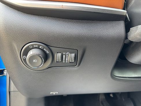 Used 2025 Jeep Compass Limited AWD/4WD image 31