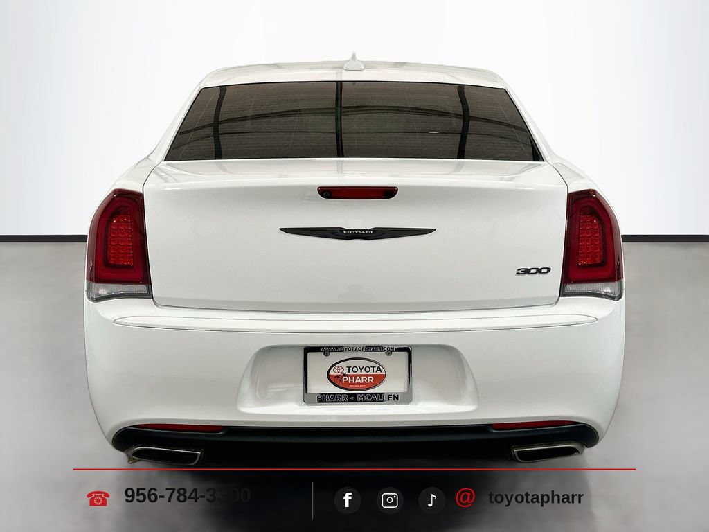 Used 2023 Chrysler 300 Touring w/ Sport Appearance Package RWD image 6