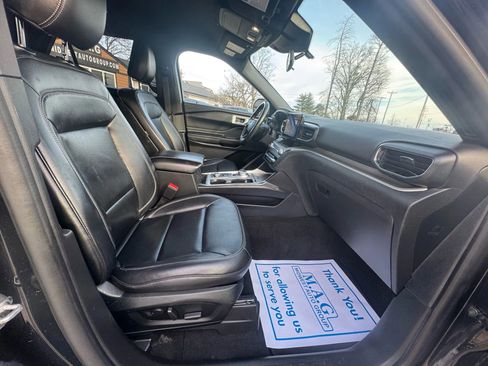 Used 2020 Ford Explorer XLT w/ Equipment Group 202A image 31