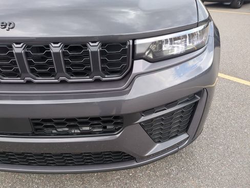 New 2026 Jeep Grand Cherokee Altitude AWD/4WD image 11