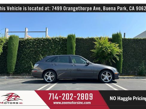 Used 2004 Lexus IS 300 SportCross image 5