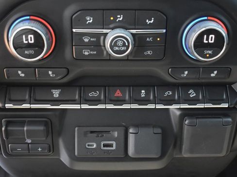Used 2022 Chevrolet Silverado 2500 LTZ AWD/4WD image 29