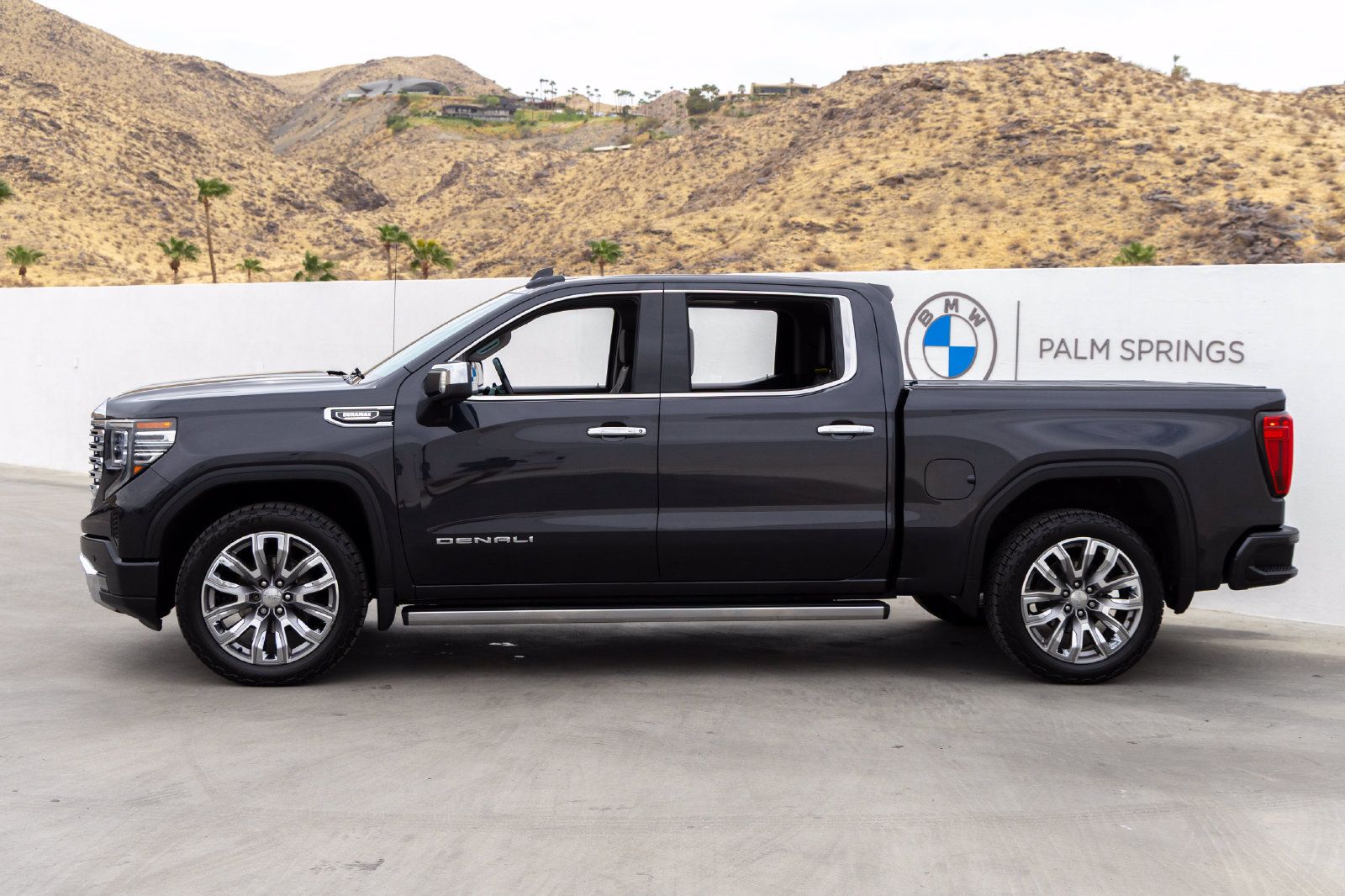 Used 2023 GMC Sierra 1500 Denali w/ Denali Reserve Package AWD/4WD image 3