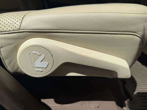 Used 2018 Lexus GX 460 Luxury image 15