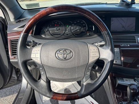 Used 2010 Toyota Avalon Limited image 14