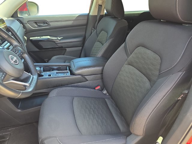 Used 2024 Nissan Pathfinder SV FWD image 13