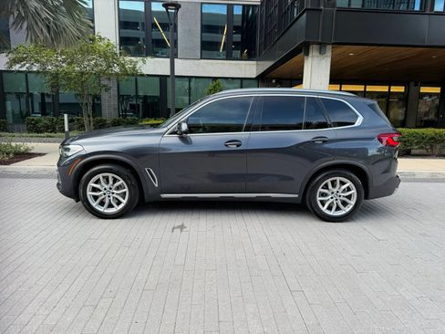 Used 2019 BMW X5 xDrive40i w/ Premium Package 2 AWD/4WD image 3