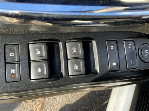 Used 2018 Chevrolet Silverado 1500 LT w/ All Star Edition image 35