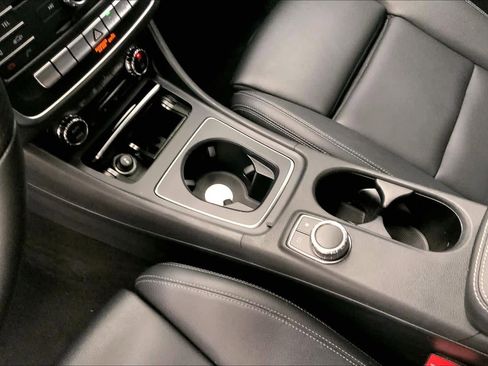 Used 2018 Mercedes-Benz CLA 250 image 25