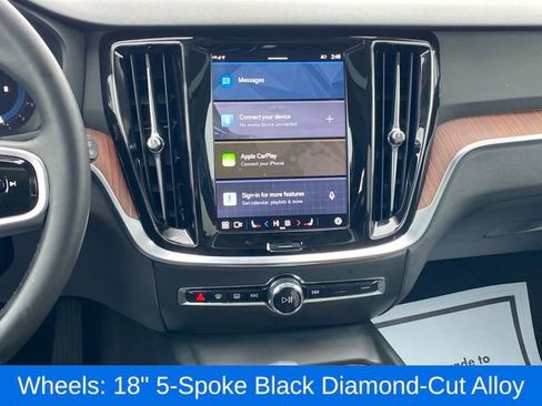 Used 2025 Volvo V60 B5 Cross Country Plus image 8