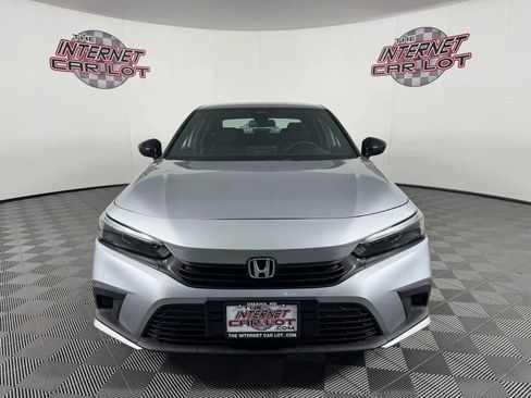 Used 2025 Honda Civic Sport image 2