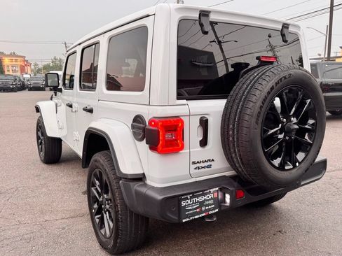 Certified 2025 Jeep Wrangler Unlimited Sahara w/ Safety Group AWD/4WD image 5
