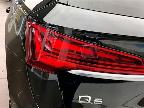 Certified 2025 Audi Q5 2.0T Premium Plus w/ Premium Plus Package image 28