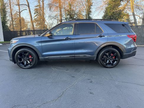Used 2020 Ford Explorer ST w/ ST Street Pack image 2