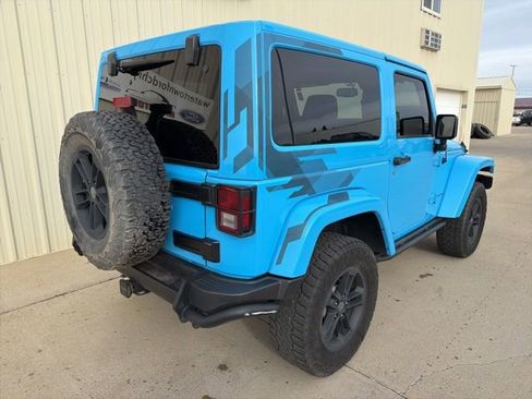 Used 2017 Jeep Wrangler Sahara image 8