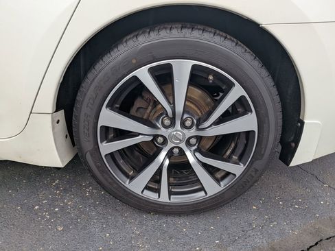 Used 2017 Nissan Maxima Platinum image 24