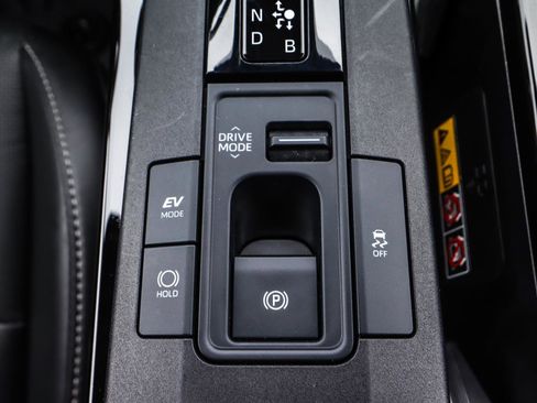 Used 2024 Toyota Prius Limited w/ Limited Premium Package image 36