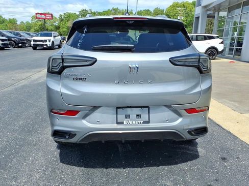 Used 2025 Buick Encore GX Avenir w/ Avenir Technology Package AWD/4WD image 5