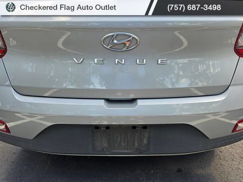 Used 2020 Hyundai Venue SEL FWD image 7