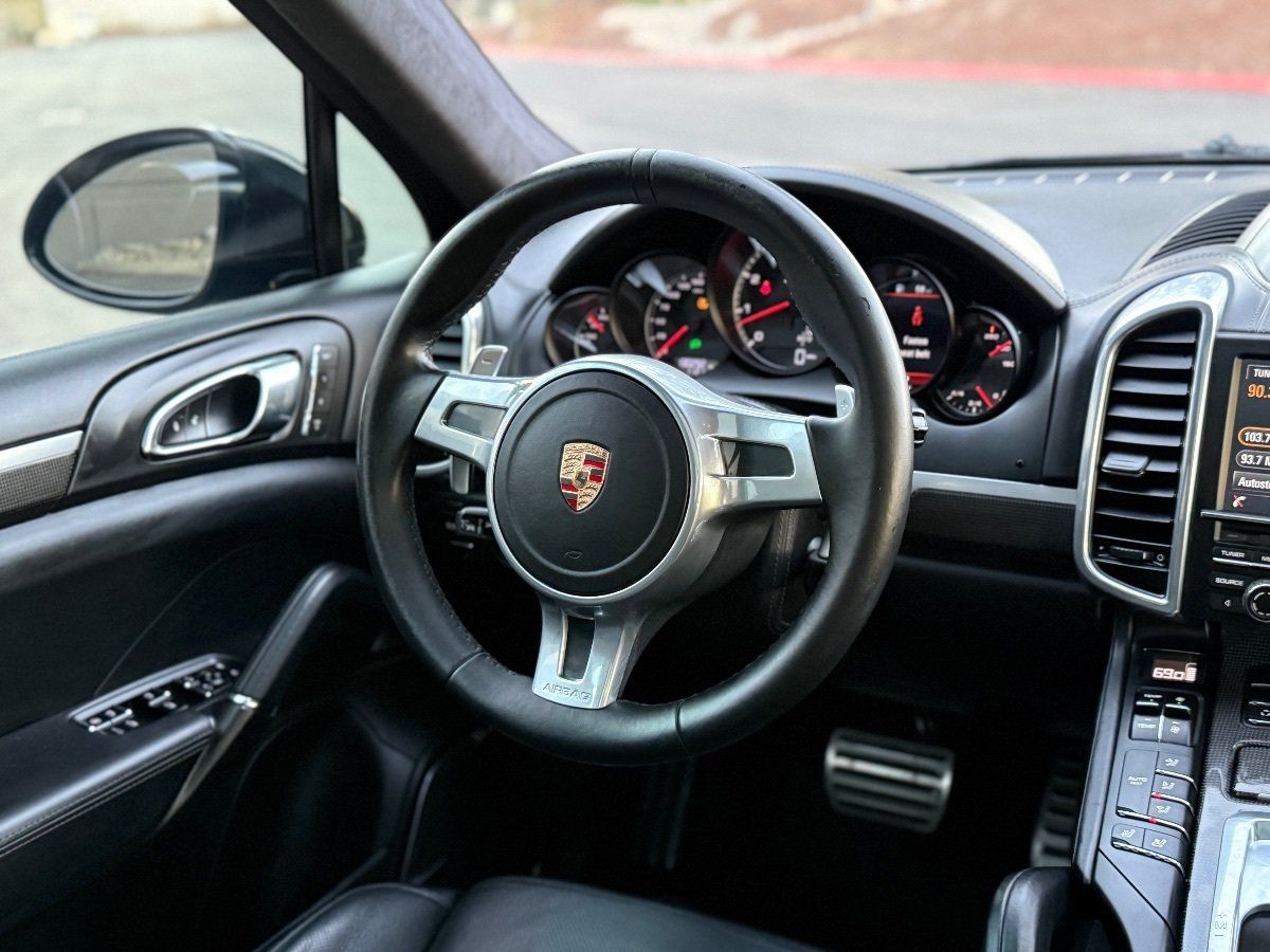 Used 2014 Porsche Cayenne Turbo S AWD/4WD image 21
