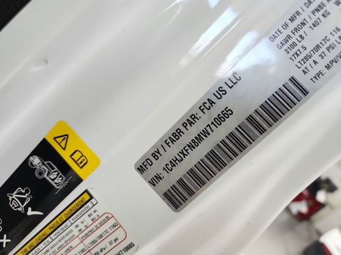 Used 2021 Jeep Wrangler Unlimited Rubicon w/ Uconnect 4C Nav & Sound Group AWD/4WD image 9