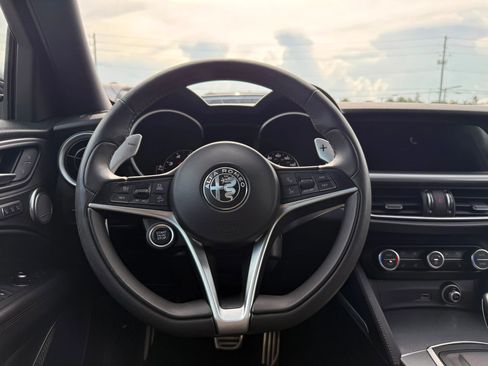 Used 2018 Alfa Romeo Stelvio Ti Sport AWD/4WD image 15